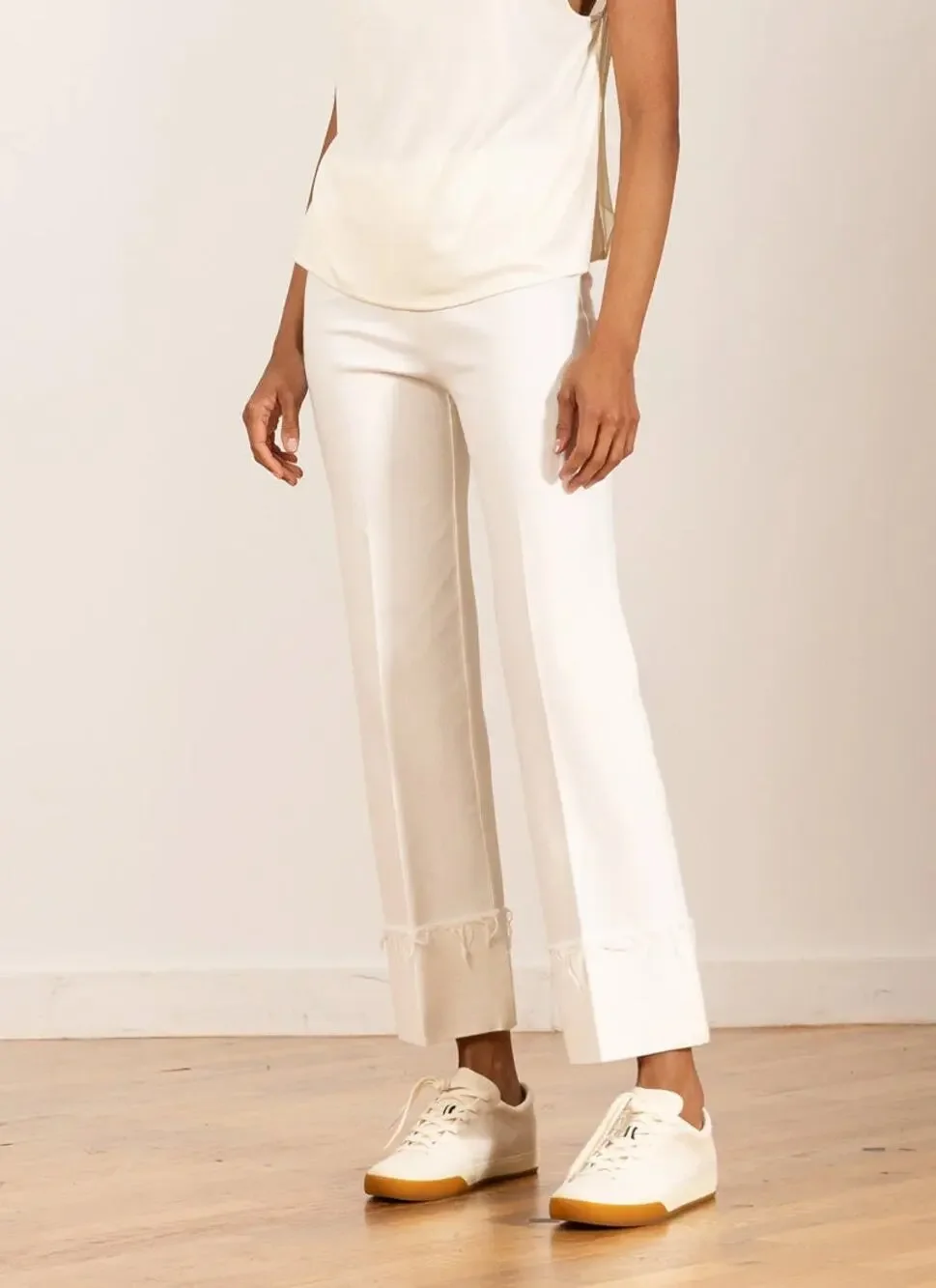 Avenue Montaigne The Bonnie Straight Leg Cuffed Jean in White 2